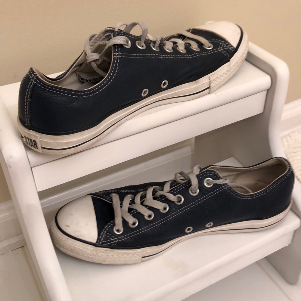 Converse size 10 leather navy low top